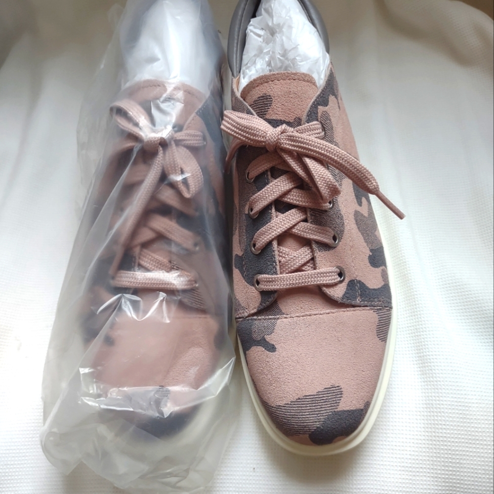 Linea Paolo kruz woman Sneakers size 9 Blush and gray como
